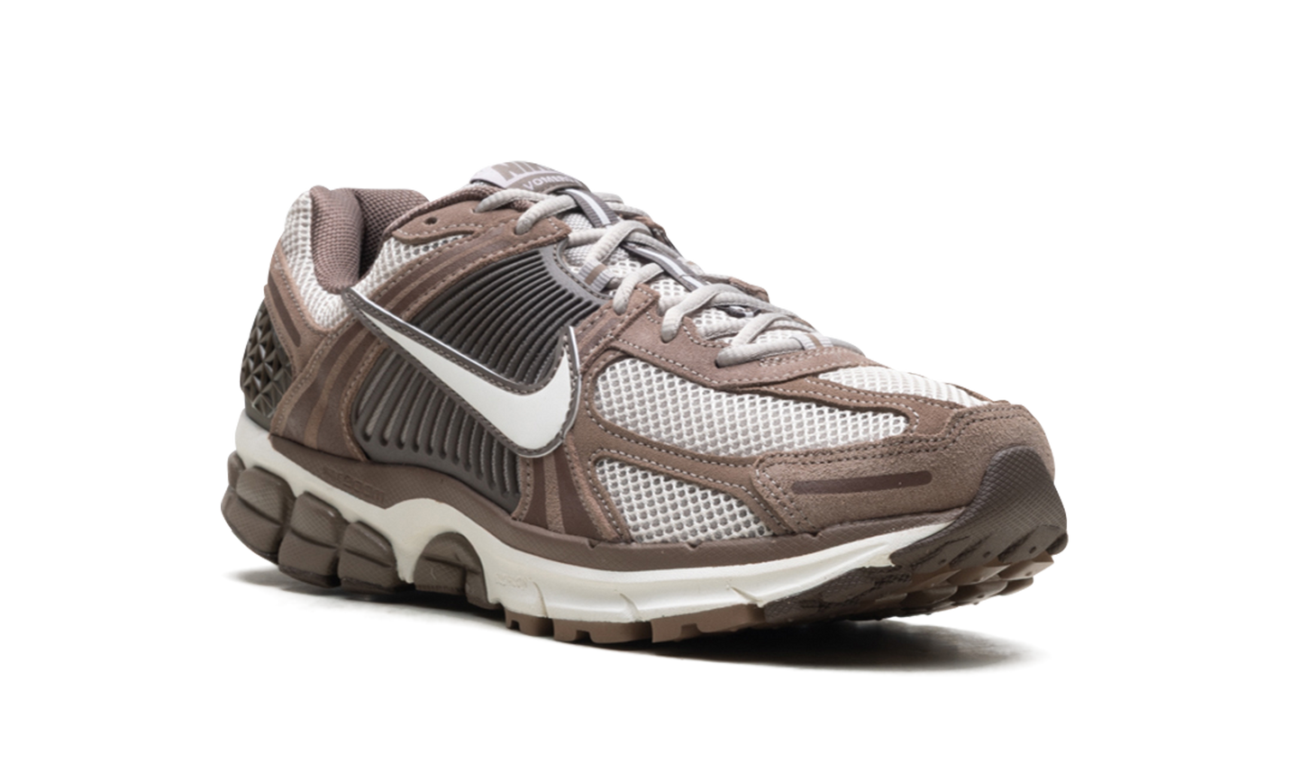 Zoom Vomero 5 "Mink Brown"