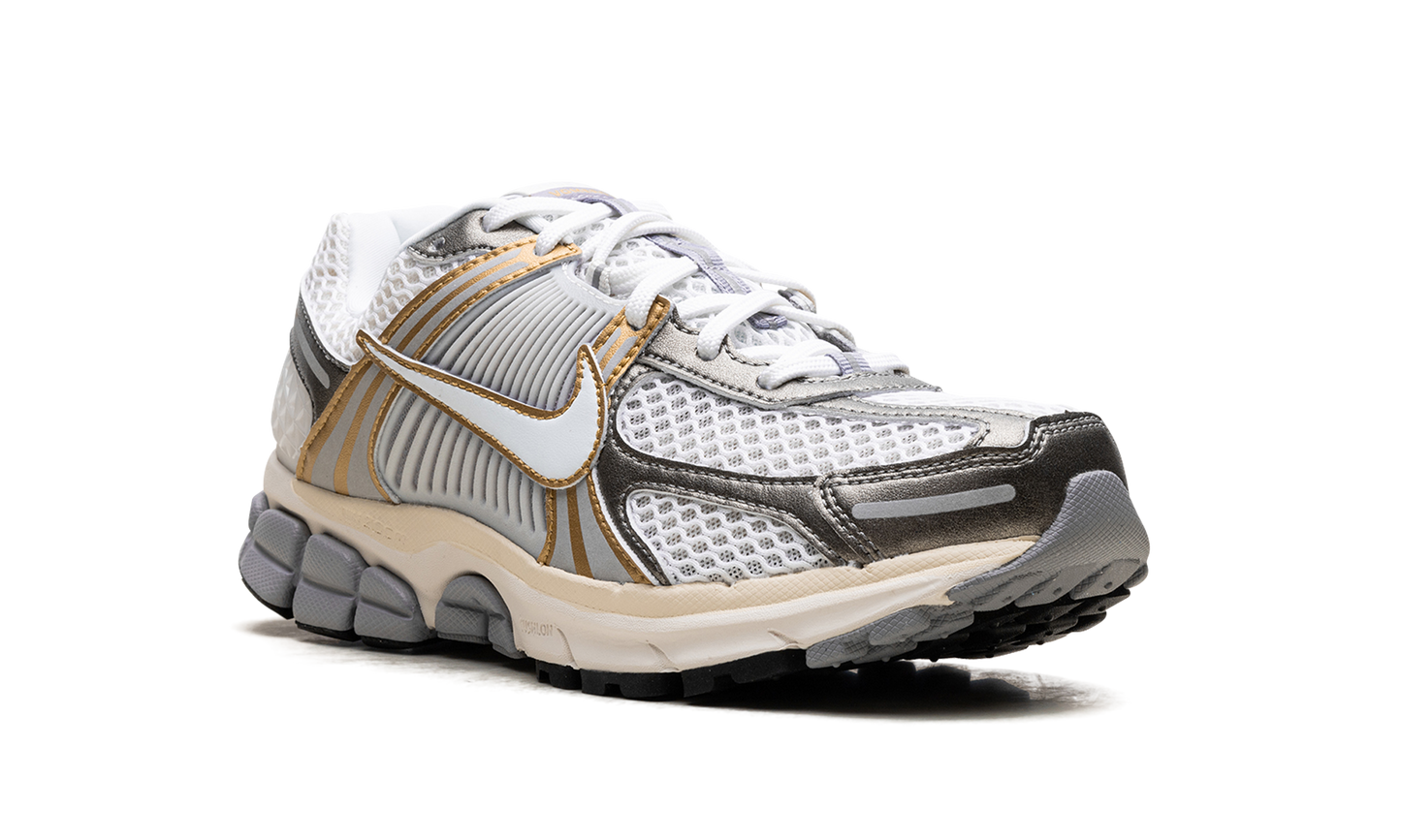 Zoom Vomero 5 "Platinum Tint Metallic Gold"