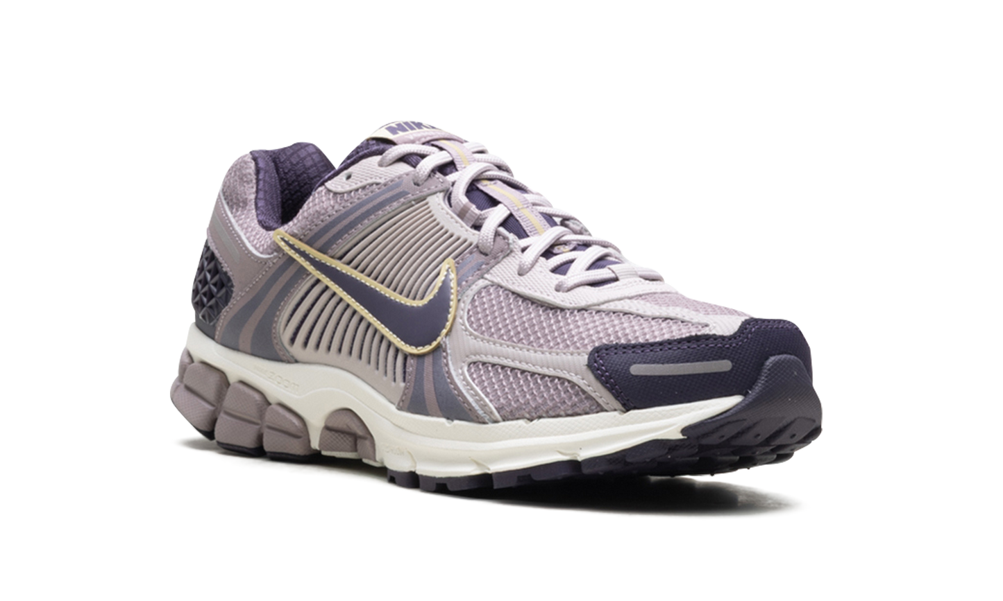 Zoom Vomero 5 "Platinum Violet"