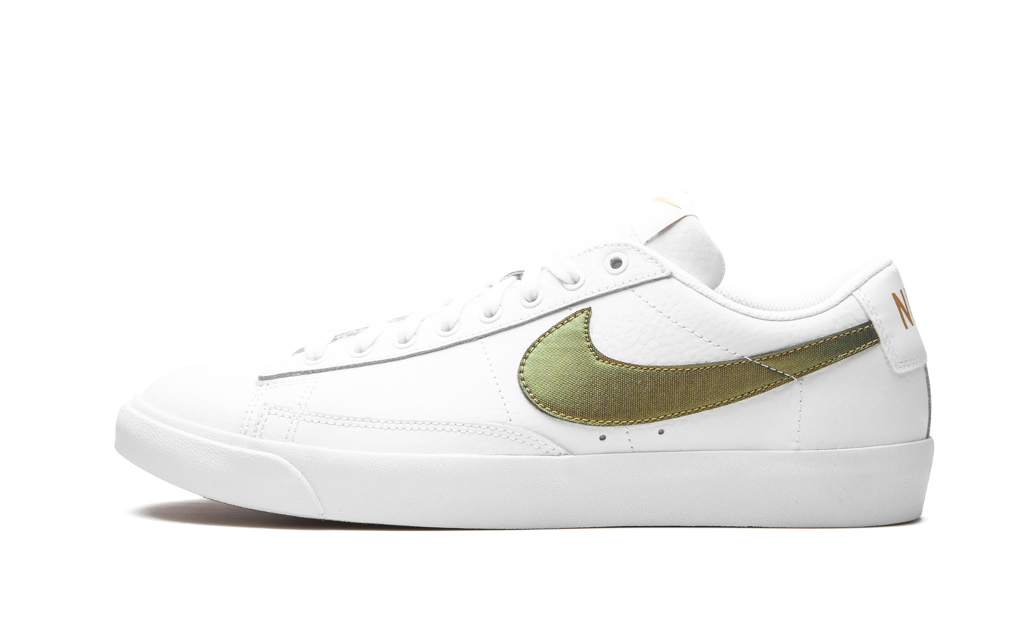 Blazer Low Premium "White/Metallic Gold"
