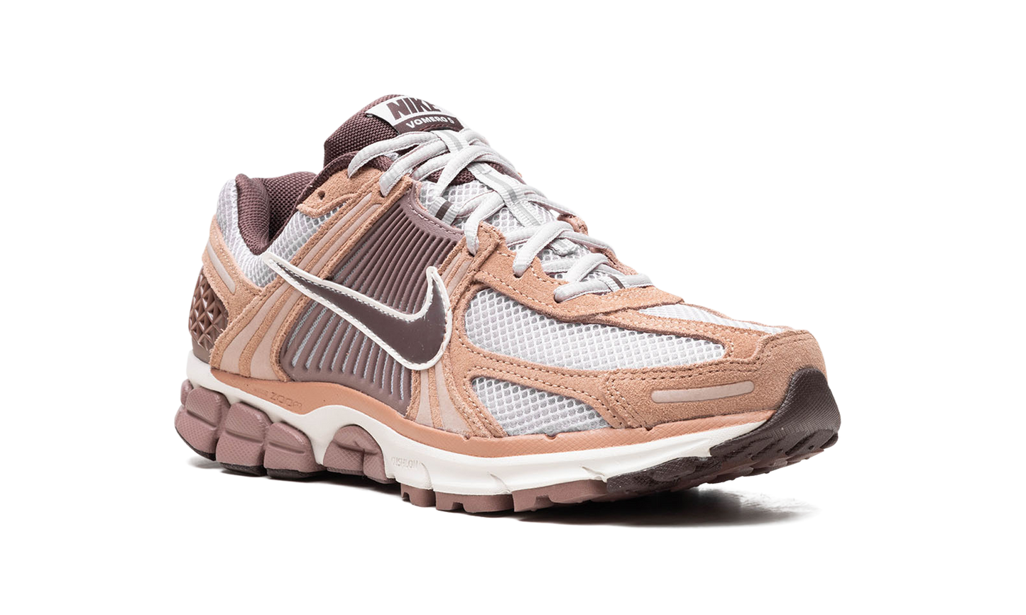 Zoom Vomero 5 "Dusted Clay"