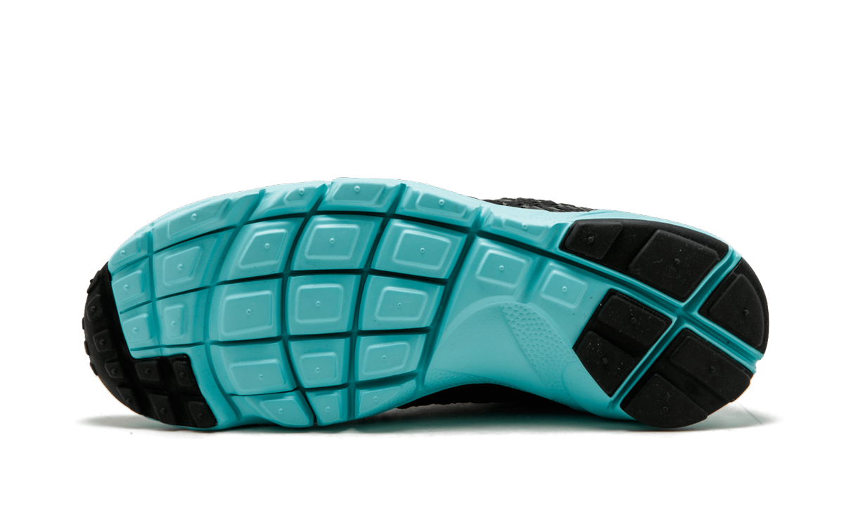 Air Footscape Desert Chukka "Black and Blue"