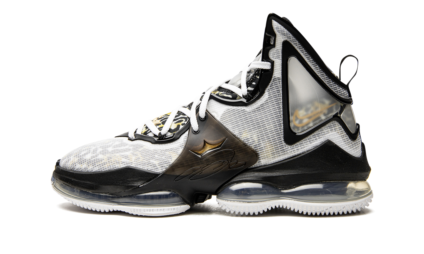 LeBron 19 "Royalty"