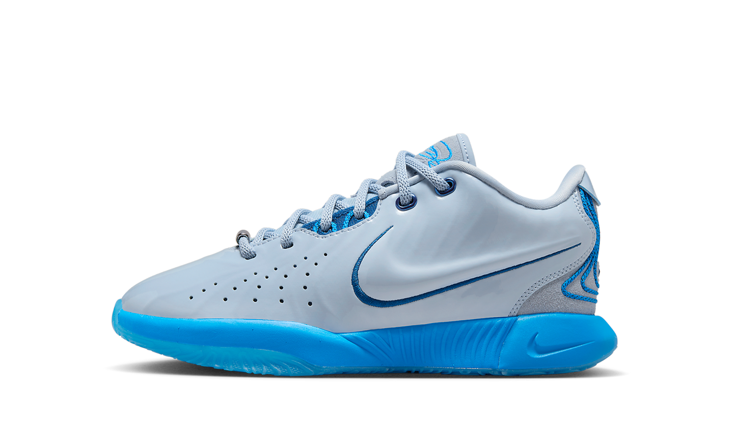 LeBron 21 "Diver"