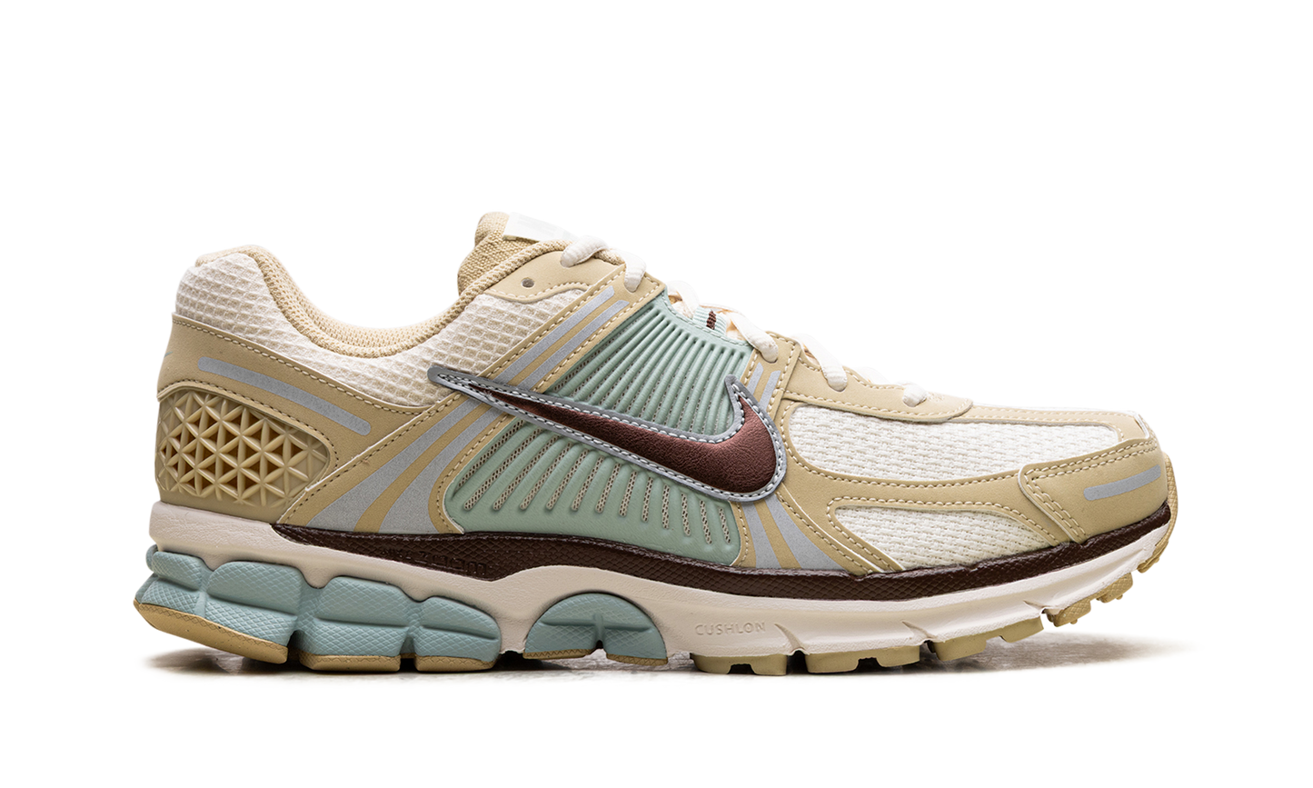 Air Zoom Vomero 5 "Team Gold Seafoam"