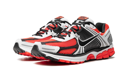 Zoom Vomero 5 SE "Bright Crimson"