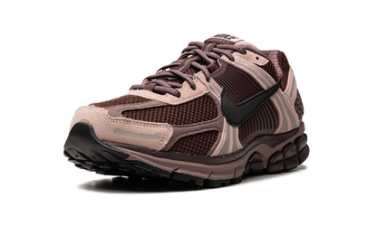 ZOOM VOMERO 5 WMNS "Plum Eclipse"