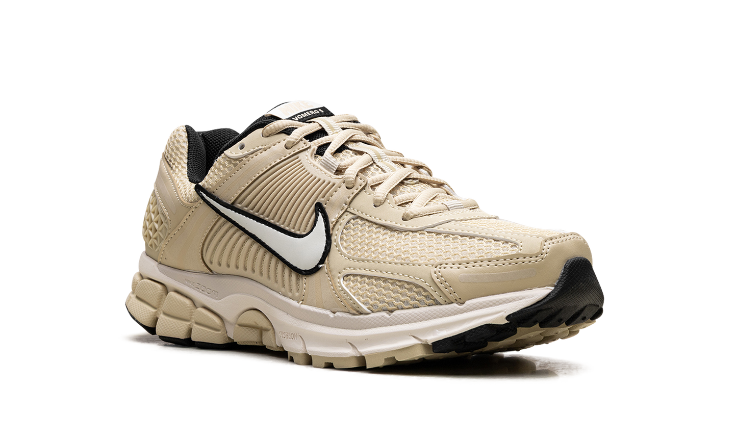 Air Zoom Vomero 5 WMNS "Team Gold"
