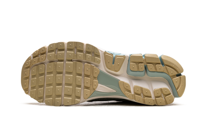 Air Zoom Vomero 5 "Team Gold Seafoam"