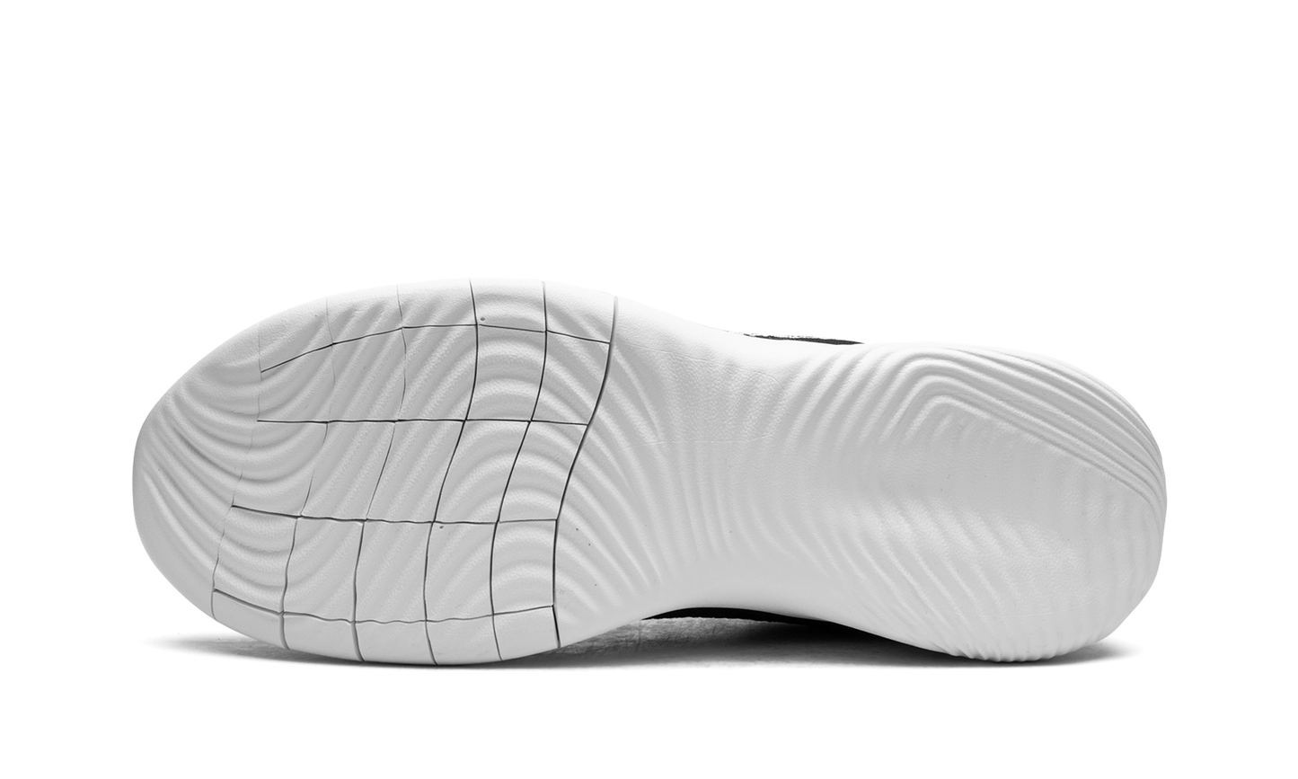 Flex Experience Run 11 "Black/White"