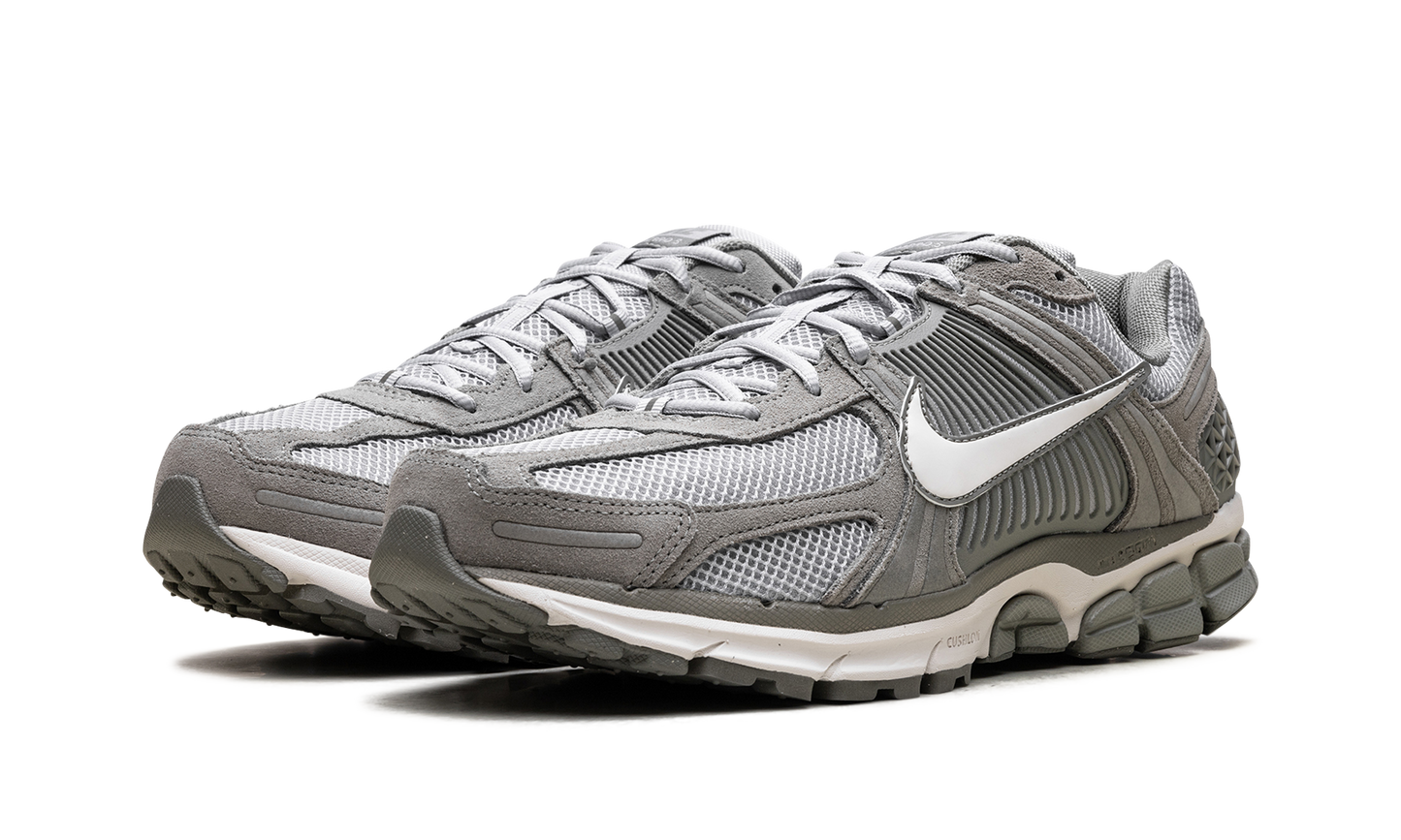 Zoom Vomero 5 "Dark Stucco"