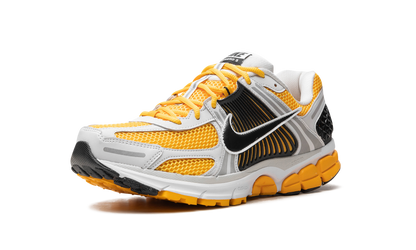 Zoom Vomero 5 "University Gold'"