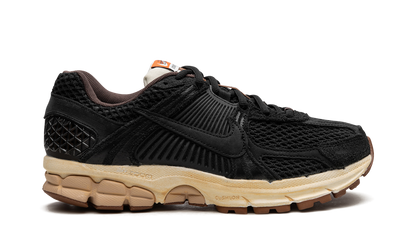 VOMERO 5 WMNS "Black / Sesame"