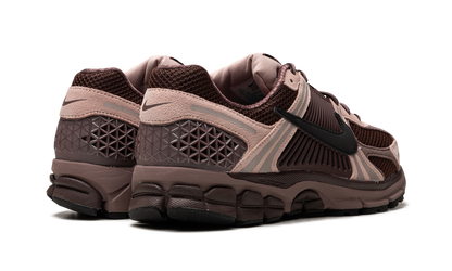 ZOOM VOMERO 5 WMNS "Plum Eclipse"