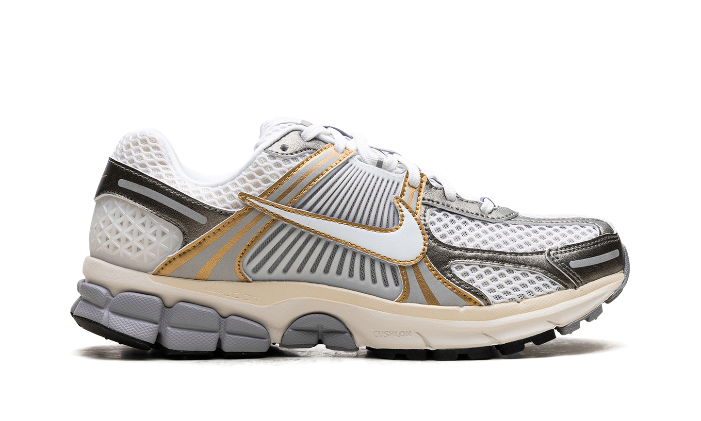 Zoom Vomero 5 "Platinum Tint Metallic Gold"