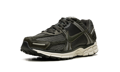 ZOOM VOMERO 5 WMNS "Sequoia"