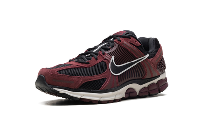 Zoom Vomero 5 "Dark Team Red"