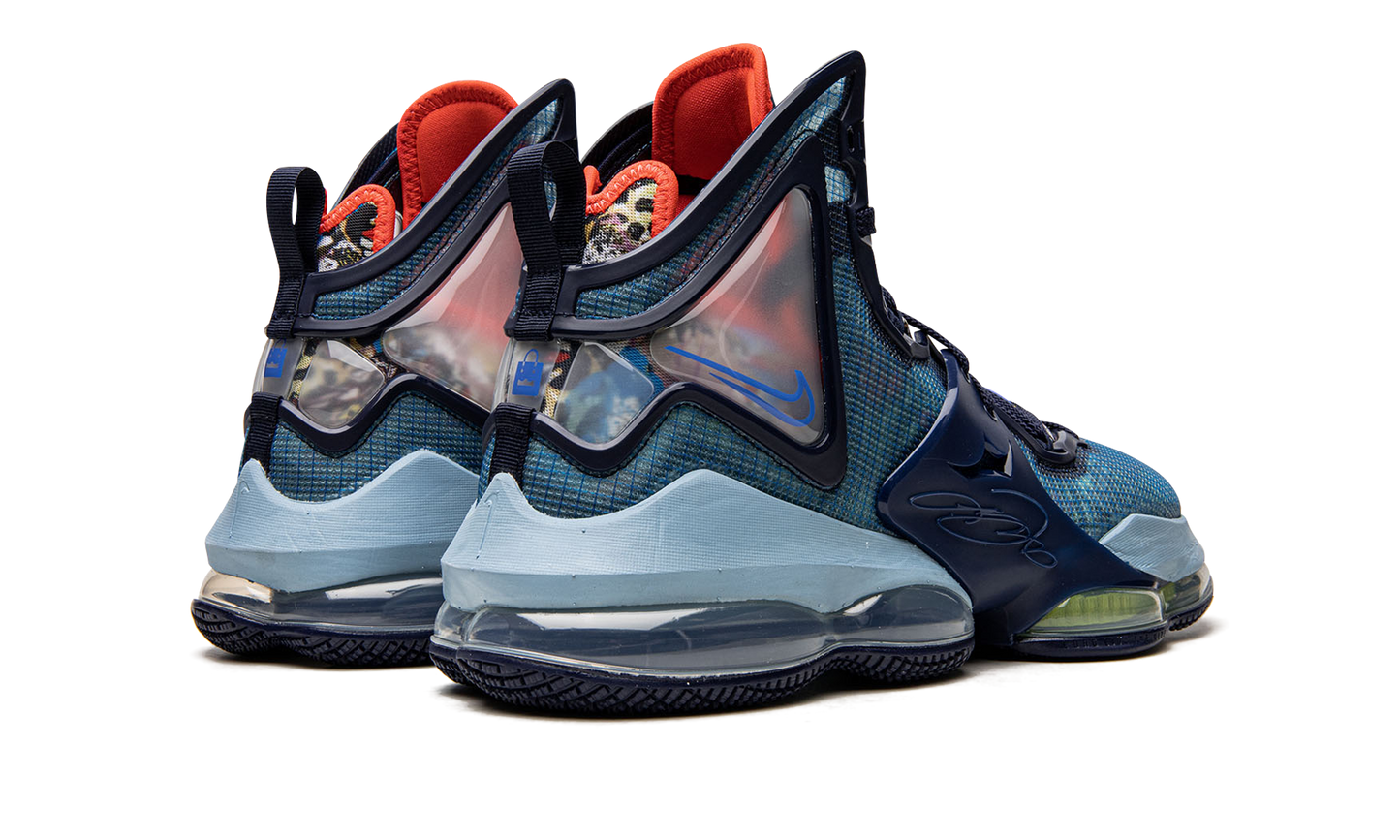 LeBron 19 "Fast Food"