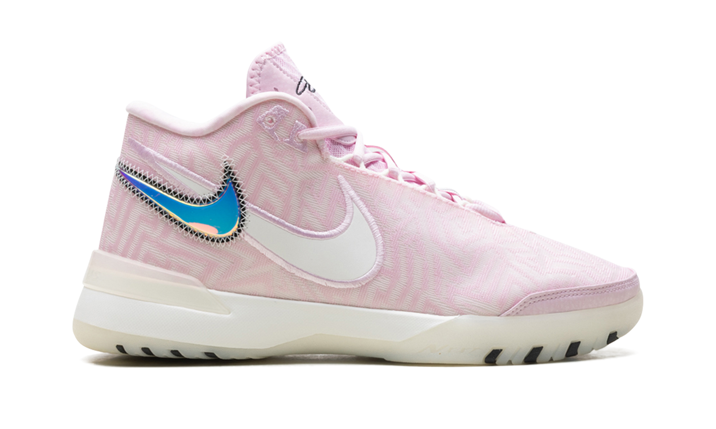 Zoom LeBron NXXT Genisus "Pink Sail"