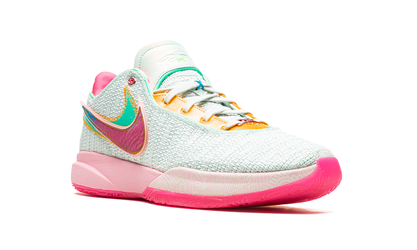 LeBron 20 "Time Machine"
