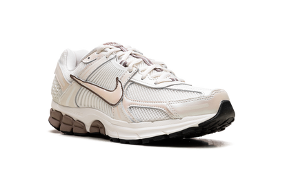 Air Zoom Vomero 5 WMNS "Sail Mink Brown"