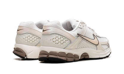 Air Zoom Vomero 5 WMNS "Sail Mink Brown"