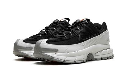 Zoom Vomero 5 Roam "Black Light Silver"