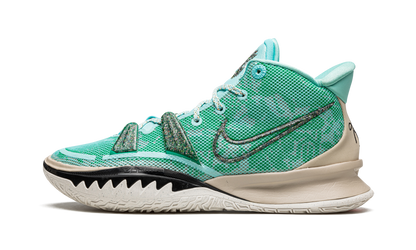 Kyrie 7 "Copa"