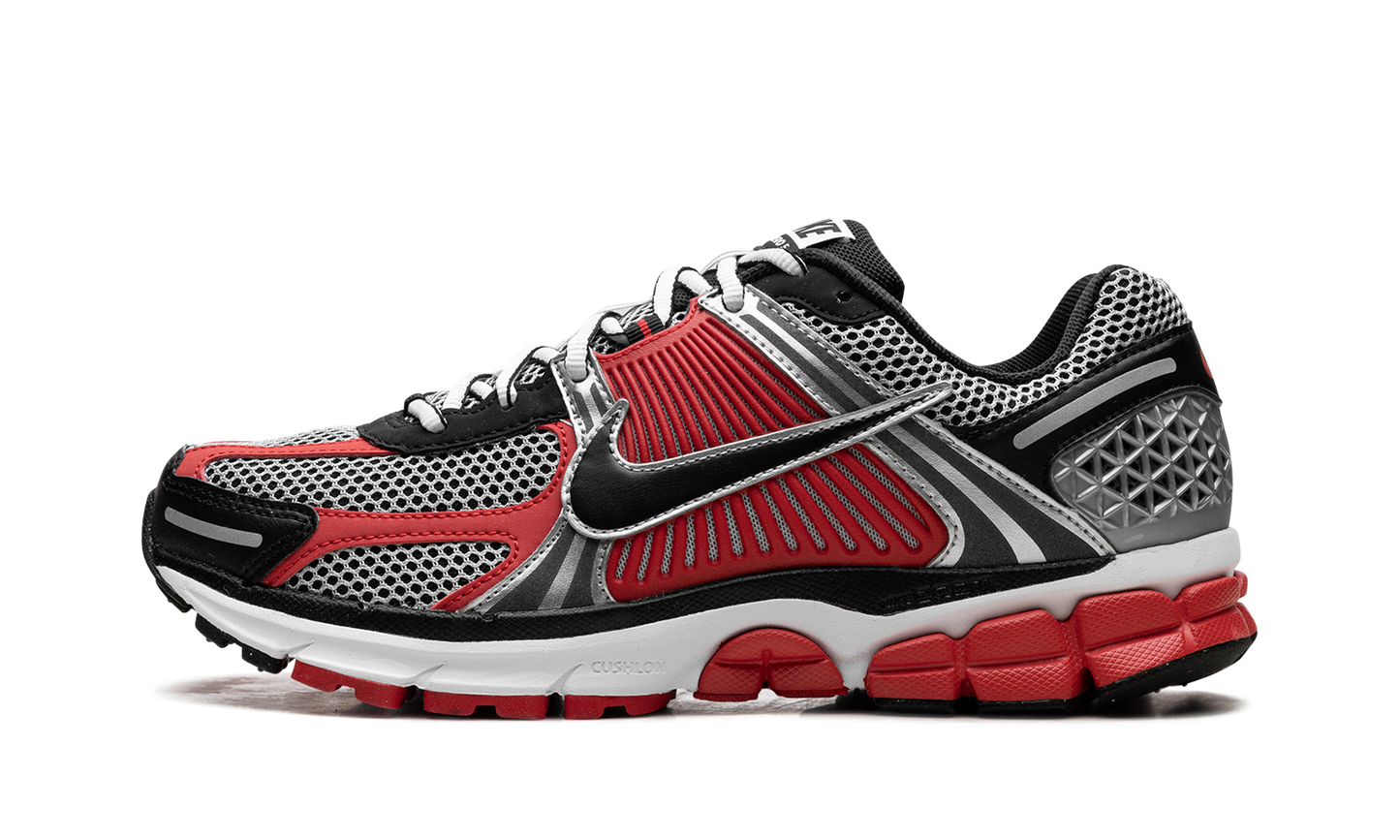 Zoom Vomero 5 "Metallic Silver University Red"
