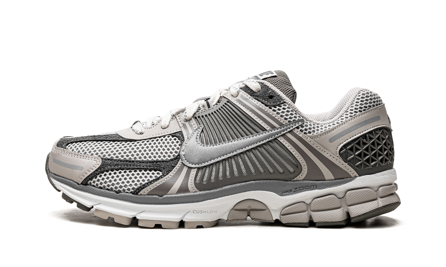 Zoom Vomero 5 "Iron Ore"