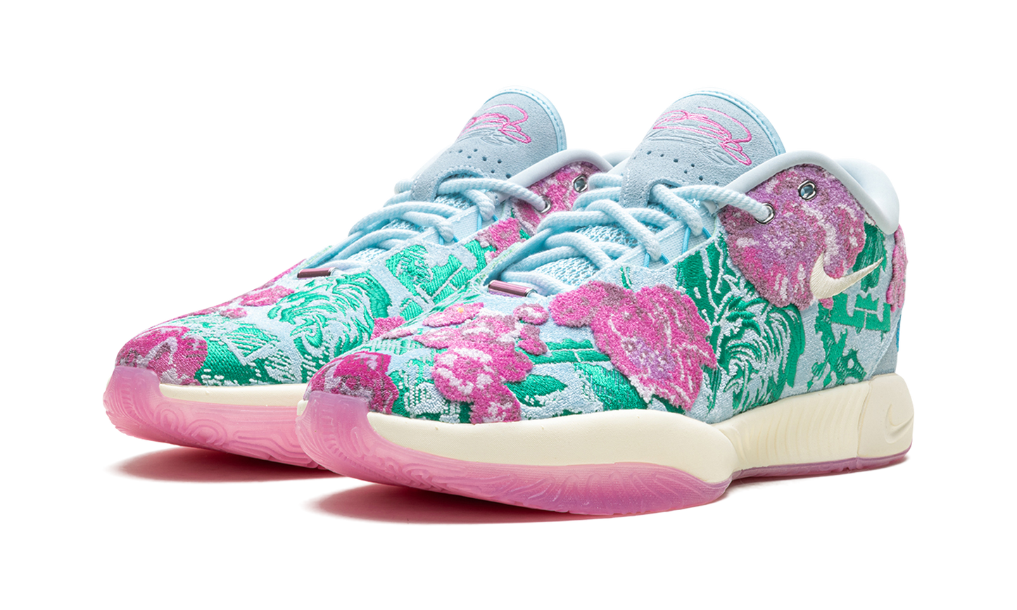 LeBron 21 "Grandma's Couch - Pearl of Z"