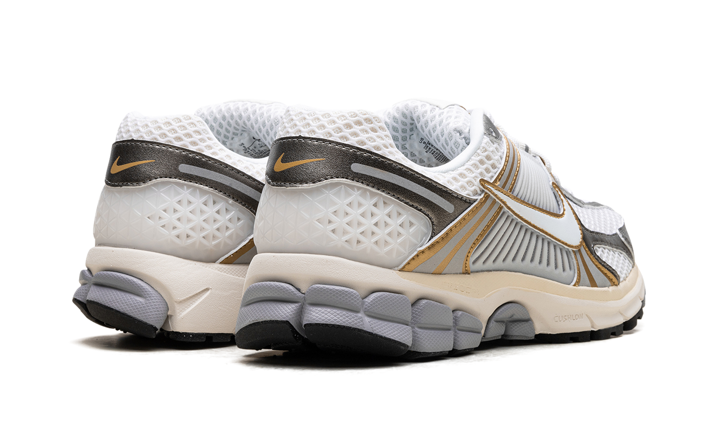 Zoom Vomero 5 "Platinum Tint Metallic Gold"