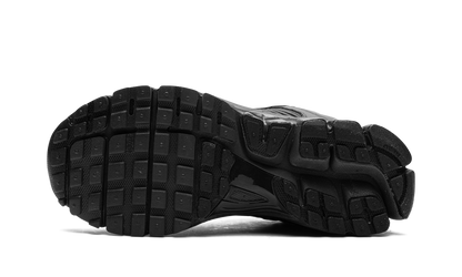 Zoom Vomero 5 WMNS "Triple Black"