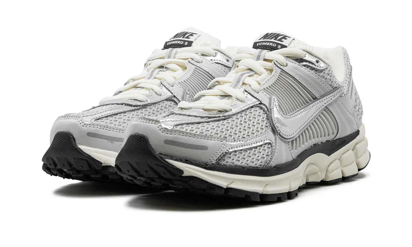 Zoom Vomero 5 "Chrome"