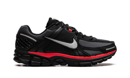 Zoom Vomero 5 "Black Metallic University Red"