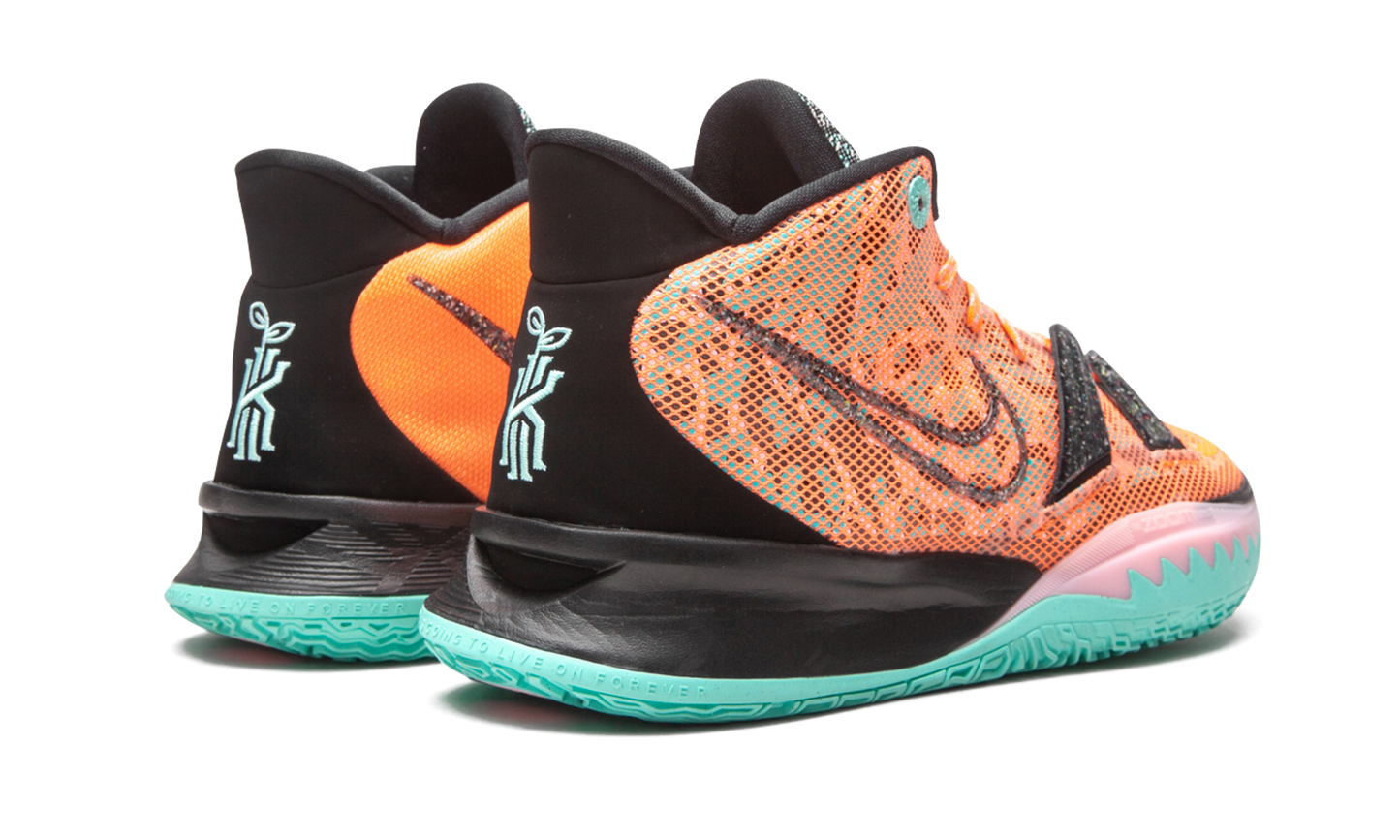 Kyrie 7 EP "Play for the Future"
