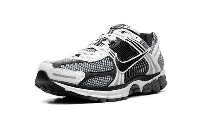 Zoom Vomero 5 SE SP "Black / Metallic Silver"