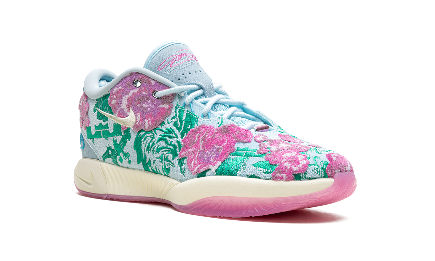 LeBron 21 "Grandma's Couch - Pearl of Z"