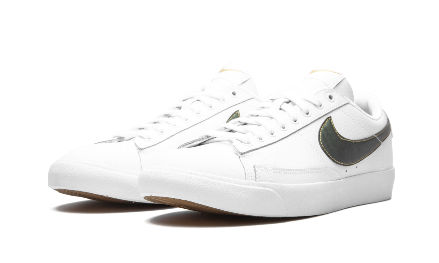 Blazer Low Premium "White/Metallic Gold"