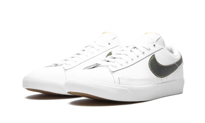 Blazer Low Premium "White/Metallic Gold"