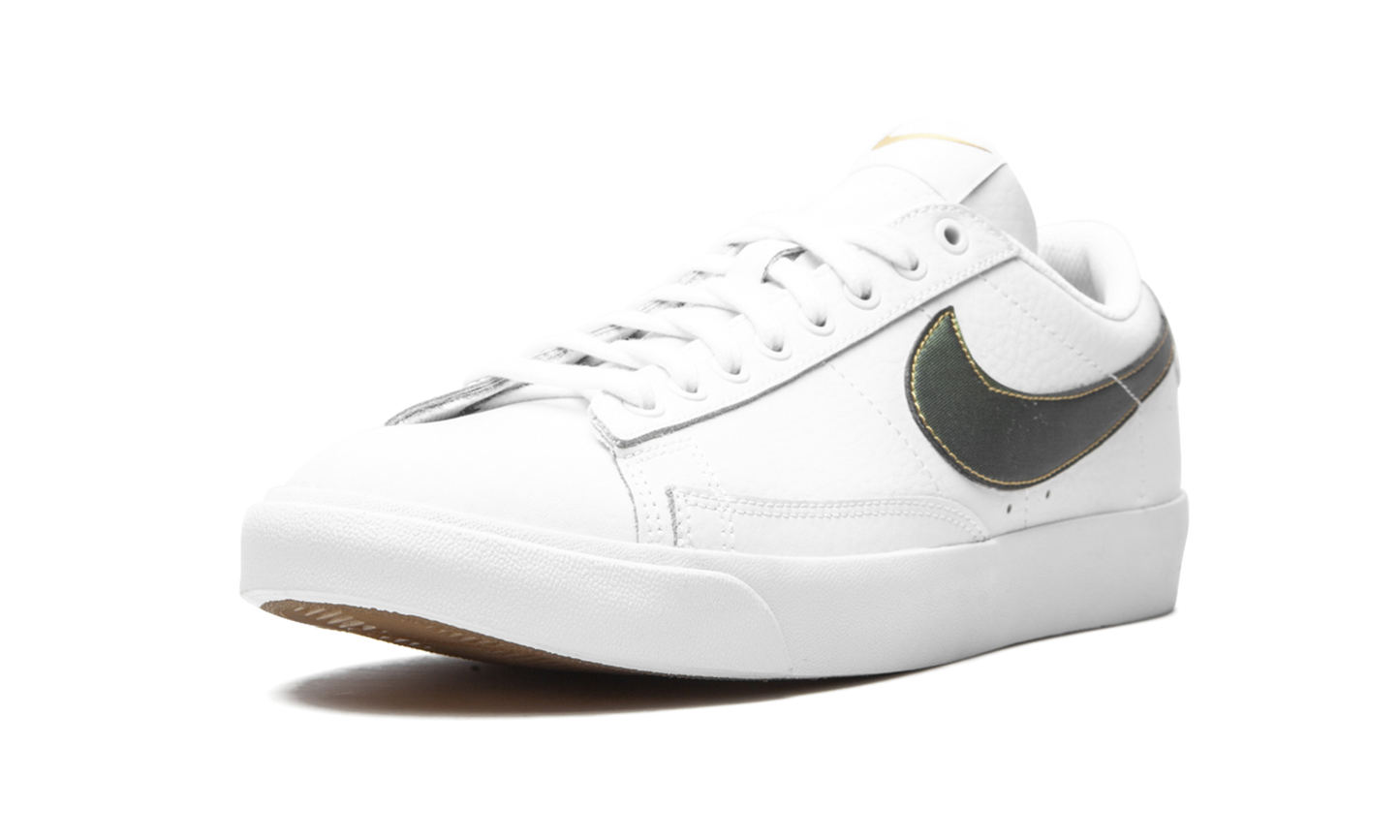 Blazer Low Premium "White/Metallic Gold"