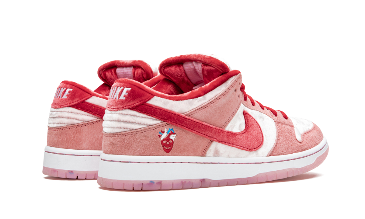 SB Dunk Low Pro "StrangeLove"