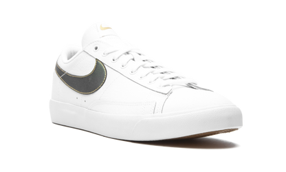 Blazer Low Premium "White/Metallic Gold"