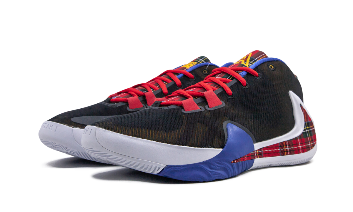 Zoom Freak 1 AS "Employee of the Month"