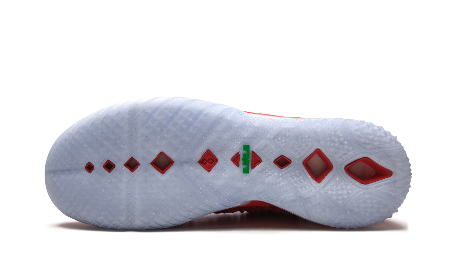 LEBRON 18 "XMAS IN LA"
