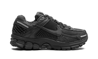 Zoom Vomero 5 WMNS "Triple Black"