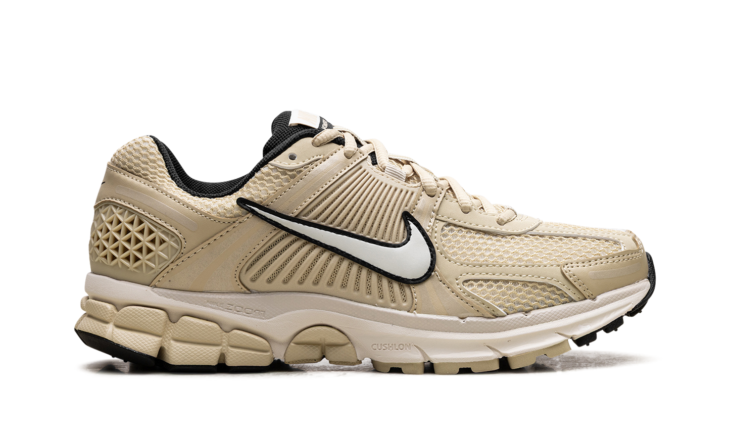 Air Zoom Vomero 5 WMNS "Team Gold"