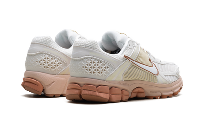Zoom Vomero 5 WMNS "Particle Beige Terra Blush"