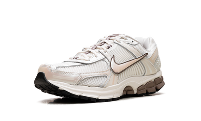 Air Zoom Vomero 5 WMNS "Sail Mink Brown"