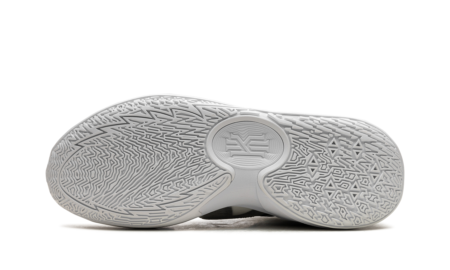 Kyrie 5 Low "White Wolf Grey Black"